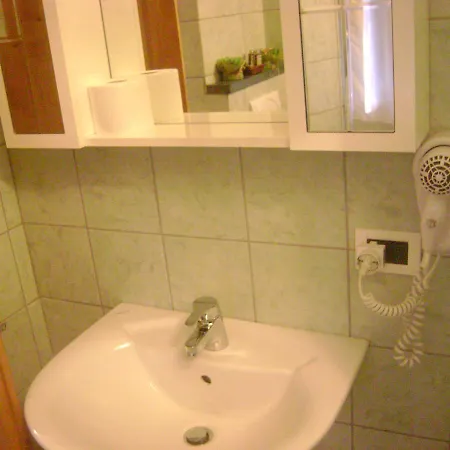 La Finestrella Di Montalto Bed and Breakfast 3*