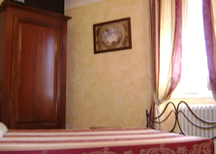 Bed & Breakfast La Finestrella Di Montalto 3*