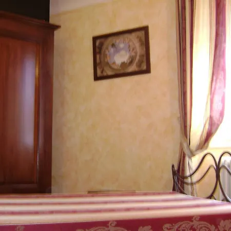 Alojamento de Acomodação e Pequeno-almoço La Finestrella Di Montalto 3*