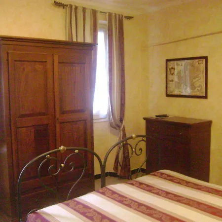 Alojamento de Acomodação e Pequeno-almoço La Finestrella Di Montalto 3*