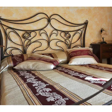Bed & Breakfast La Finestrella Di Montalto Locanda