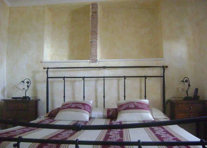 La Finestrella Di Montalto Bed and Breakfast 3*